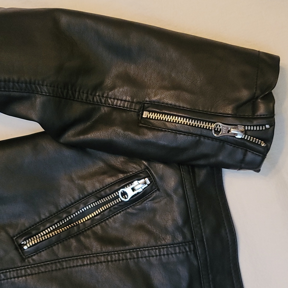 I ❤ Ronson jacket moto black faux leather and sherpa neckline silver zippers - Picture 9 of 12